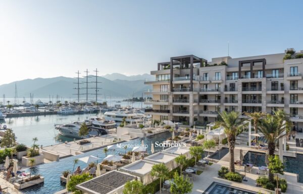1-Tivat-Porto-Montenegro-three-bedroom-apartment-in-the-Aqua-building-with-a-view-of-the-swimming-pools-and-the-sea-1536×1025