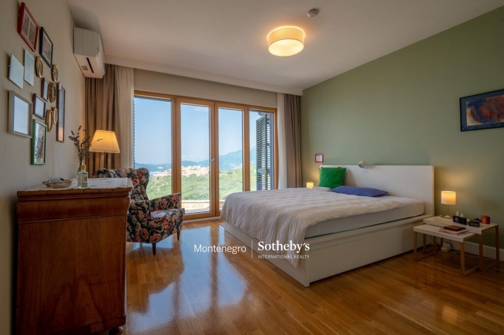 12-Budva-Tudorovici-villa-with-an-outdoor-swimming-pool-and-a-panoramic-sea-view-min-1536×1022