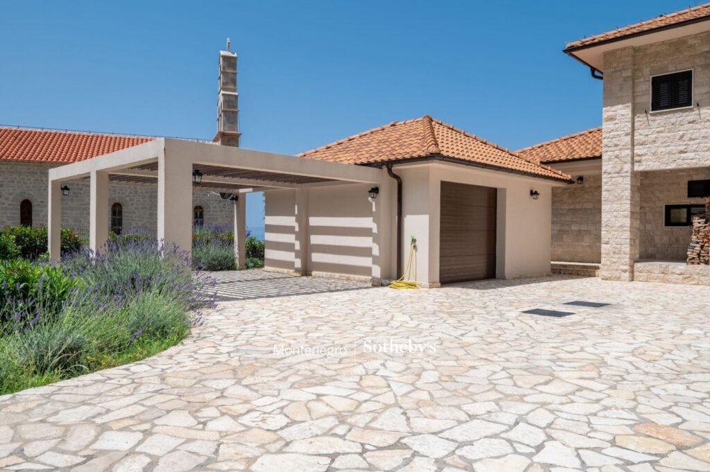 2-Budva-Tudorovici-villa-with-an-outdoor-swimming-pool-and-a-panoramic-sea-view-min-1536×1022