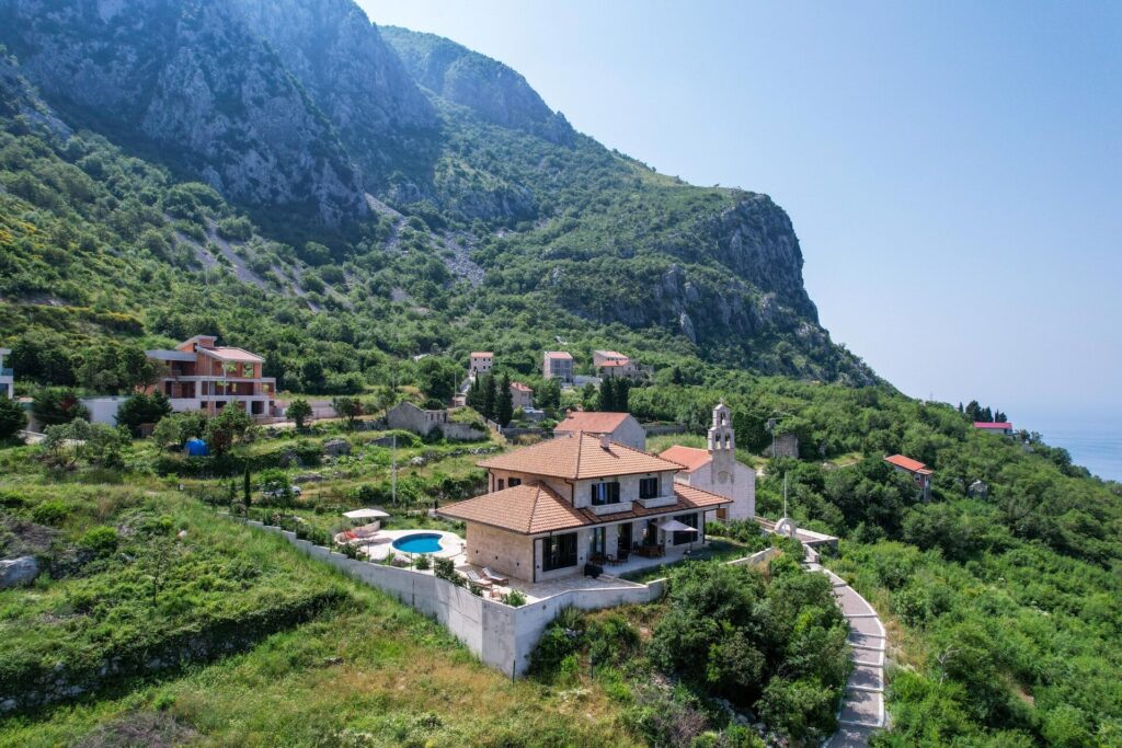 25-Budva-Tudorovici-villa-with-an-outdoor-swimming-pool-and-a-panoramic-sea-view-min