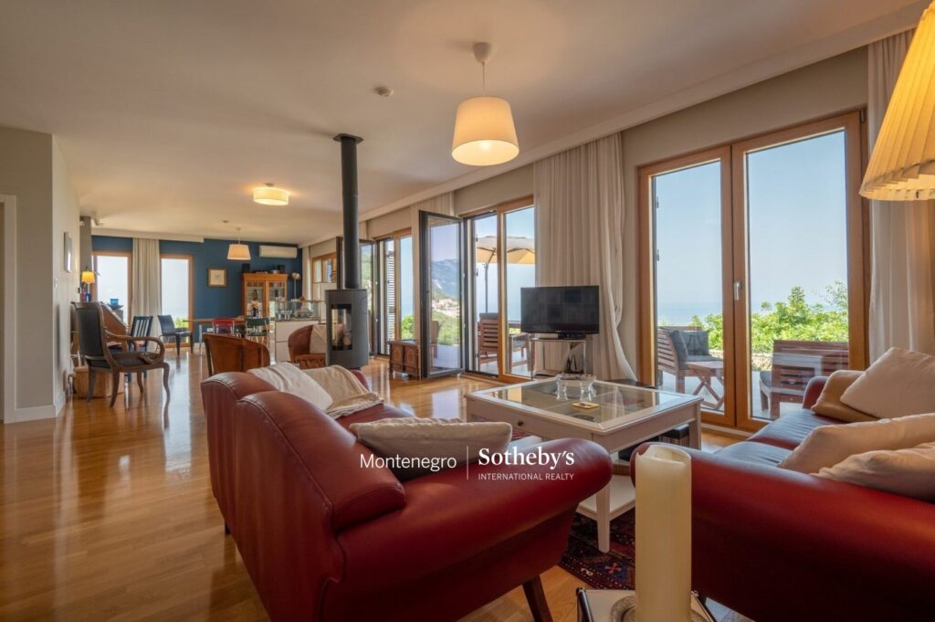5-Budva-Tudorovici-villa-with-an-outdoor-swimming-pool-and-a-panoramic-sea-view-min-1536×1022
